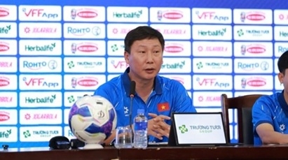 HLV Kim có nhiều mảng miếng để đánh bại Malaysia