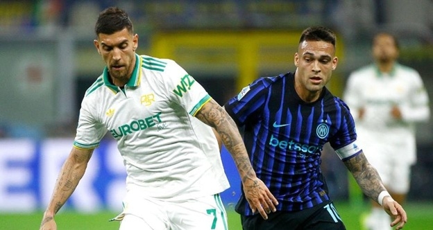 Cuộc so tài giữa Inter và Roma hấp dẫn ngay từ đầu. Cuộc so tài giữa Inter và Roma hấp dẫn ngay từ đầu.