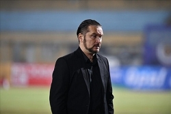 HLV Popov đặt dấu hỏi về sự mâu thuẫn giữa trọng tài và VAR trong trận hòa của Thể Công Viettel