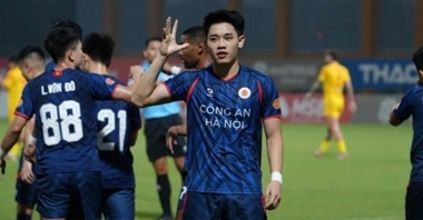 Truyền thông Thái Lan dành sự quan tâm đặc biệt cho tiền đạo Nguyễn Đình Bắc trước tin đồn sang Nhật Bản.