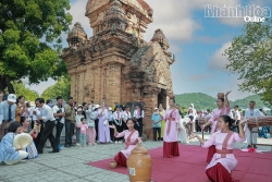 Trải nghiệm di sản văn hóa dưới chân tháp cổ