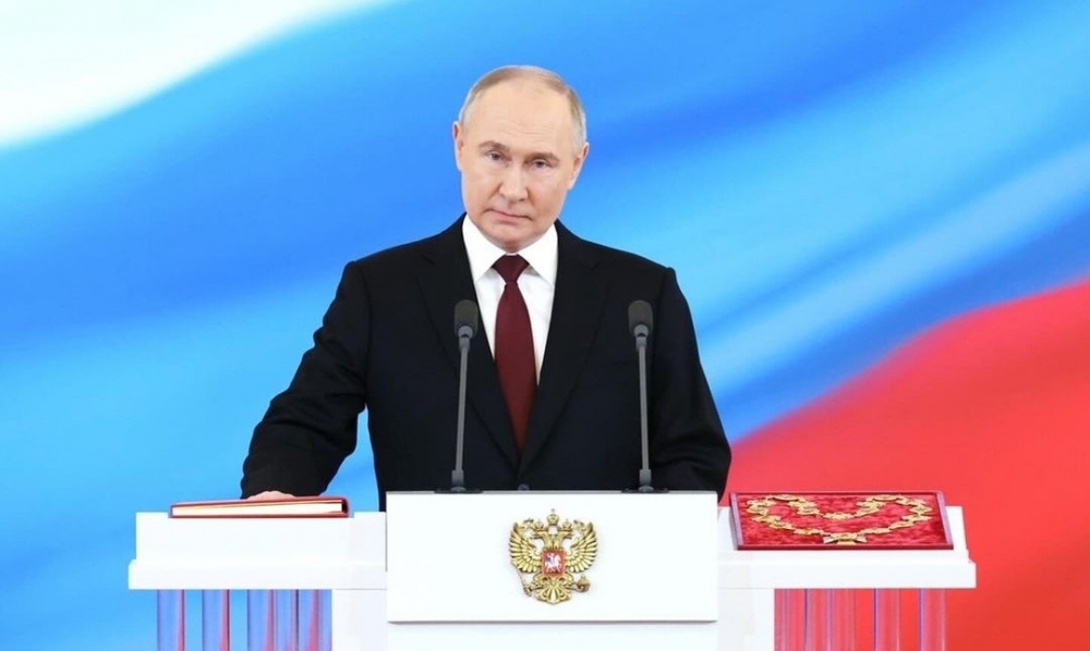 Ông Vladimir Putin tuyên thệ nhậm chức Tổng thống Liên bang Nga tại Cung điện Grand Kremlin vào ngày 7/5. Ảnh TASS