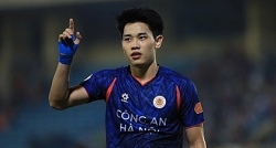 Nguyễn Đình Bắc ghi 8 bàn sau 5 trận, CAHN chạm một tay vào ngôi vương V-League