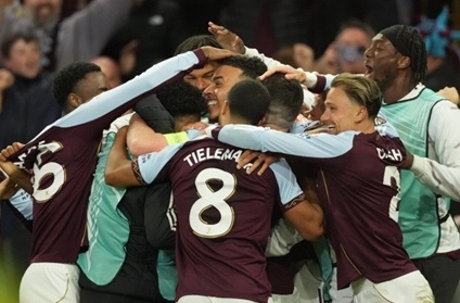 Aston Villa hủy diệt Nottingham.