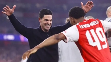 Myles Lewis-Skelly tỏa sáng ở Arsenal.