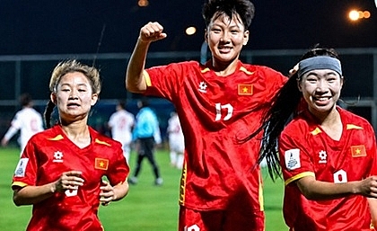 U17 nữ Việt Nam hạ Myanmar bằng hai siêu phẩm đá phạt, giành vé vào tứ kết châu Á