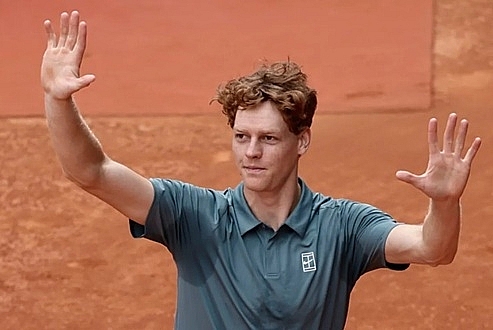 Jannik Sinner thống trị ATP và kỷ lục mới của Max Verstappen