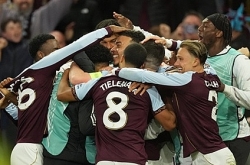 Aston Villa đại thắng Nottingham Forest 4-0 để vào chung kết Europa League