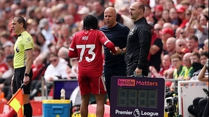 Arne Slot và bài toán Rio Ngumoha: Vì sao sự kiên nhẫn của Liverpool là đúng đắn?