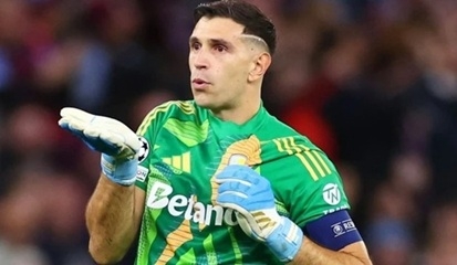 Emiliano Martinez là mục tiêu thay thế Alisson Becker của Liverpool.
