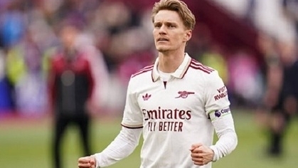 Martin Odegaard và 95 giây nhắc nhở Arsenal về giá trị của một nhạc trưởng thực thụ