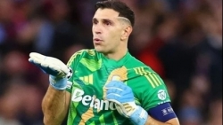Liverpool nhắm Emiliano Martinez thay Alisson, MU lên kế hoạch chiêu mộ 5 tân binh