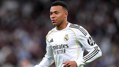 Xung đột đỉnh điểm tại Real Madrid: Mbappe bị đẩy xuống 'lựa chọn thứ tư', công khai đối đầu HLV Arbeloa