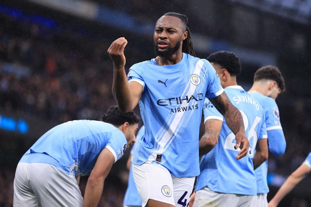 Man City cũng vẫn còn cơ hội đang quang sau khi đánh bại Crystal Palace 3-0 ở trận đấu bù hôm 14/5.