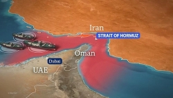 Tàu thuyền mắc kẹt tại eo biển Hormuz đến khi nào?