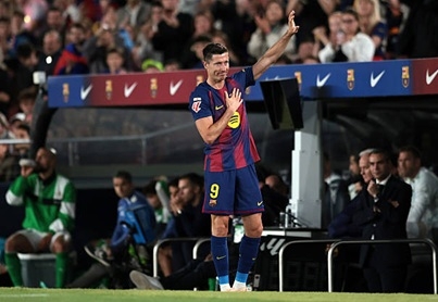Lewandowski đã nói lời chia tay Barcelona.