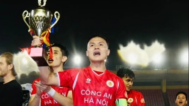 Quang Hải đi vào lịch sử bóng đá Việt Nam sau chức vô địch V-League lần thứ 5