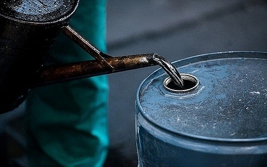Anh nới lỏng lệnh trừng phạt dầu mỏ Nga khi giá nhiên liệu tăng vọt