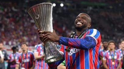 Mateta ghi bàn thắng duy nhất giúp Crystal Palace lên đỉnh Châu Âu.