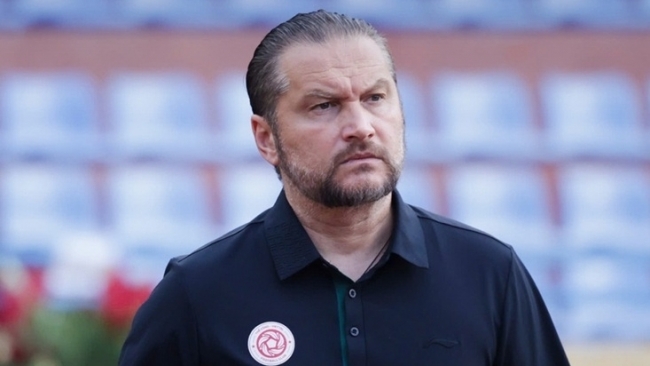 HLV Velizar Popov đối mặt án kỷ luật nặng sau phát ngôn công kích trọng tài tại V-League