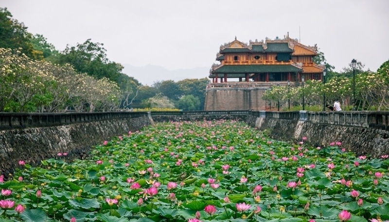 Khung cảnh Hồ Tịnh Tâm Khung cảnh Hồ Tịnh Tâm