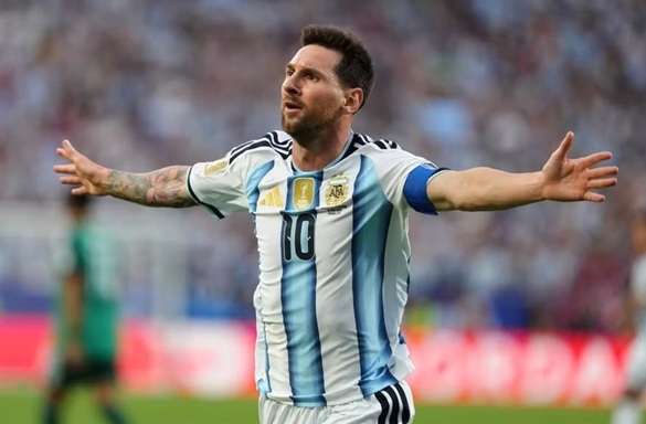 Messi ghi hat-trick, giúp Argentina thắng Algeria 3-0 ở lượt trận ra quân bảng J World Cup 2026. Messi ghi hat-trick, giúp Argentina thắng Algeria 3-0 ở lượt trận ra quân bảng J World Cup 2026.