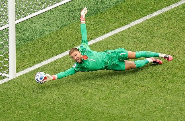 Bart Verbruggen tỏa sáng tại World Cup: Newcastle và lý do phải chi đậm cho người nhện Hà Lan