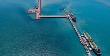 Phía sau việc Nga lần đầu nhập khẩu xăng từ Ấn Độ