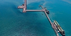 Phía sau việc Nga lần đầu nhập khẩu xăng từ Ấn Độ