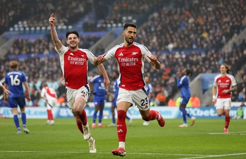 Mikel Merino liên tục ghi những bàn thắng quyết định cho Arsenal và tuyển Tây Ban Nha, khẳng định giá trị ở vai trò mới.