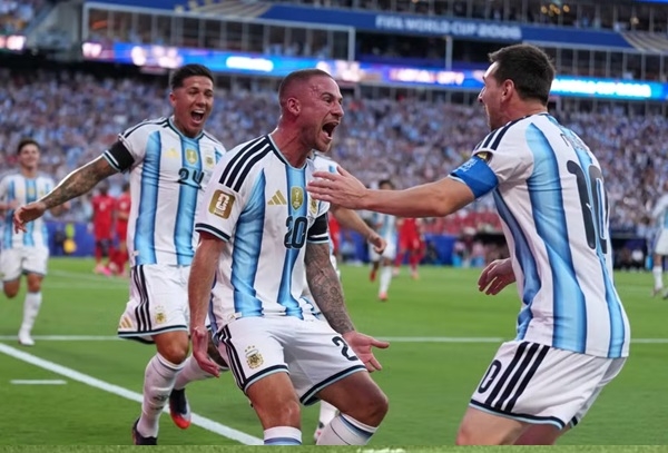 Lionel Messi và các đồng đội thắng Thụy Sĩ 3-1 để vào bán kết World Cup 2026. Ảnh: AP.