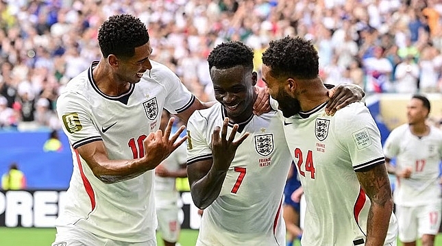 Saka tự hào gia nhập nhóm huyền thoại ghi hat-trick của tuyển Anh tại World Cup