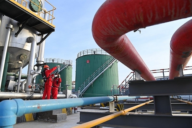 Vì sao nhập khẩu dầu thô của Trung Quốc giảm mạnh?