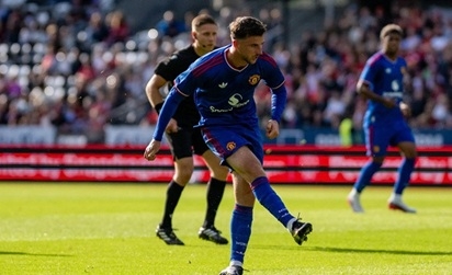 HLV Michael Carrick kéo Mason Mount xuống đá số 8: Lời giải chiến thuật cho tuyến giữa MU
