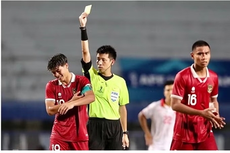 Trọng tài Hiroki Kasahara sẽ điều hành trận đấu giữa tuyển Việt Nam và Singapore. Ảnh: Lâm Thỏa.