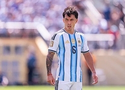 Lisandro Martinez giải thích hành động quay lưng khi Tây Ban Nha nâng cúp World Cup 2026