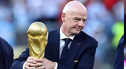 Chủ tịch FIFA Gianni Infantino đối mặt cuộc lật đổ lịch sử từ liên minh bóng đá thế giới