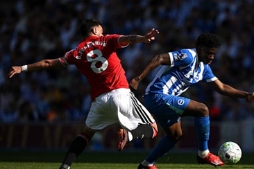 Carlos Baleba trở thành mục tiêu săn đón hàng đầu của cả Newcastle United lẫn Manchester United.