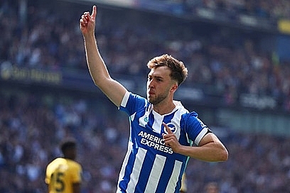 MU quyết đấu Arsenal tranh giành Jack Hinshelwood bổ sung tuyến giữa cho Michael Carrick
