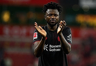 Edmond Tapsoba trở thành giải pháp hàng thủ lý tưởng cho cả Chelsea lẫn Manchester United