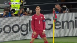 Pha bỏ lỡ khó tin khiến Ronaldo nổi giận