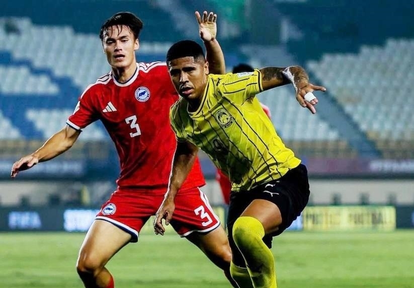 Tiền đạo Bergson (áo vàng) là chân sút nguy hiểm nhất của Malaysia. Ảnh: LĐBĐ Malaysia
