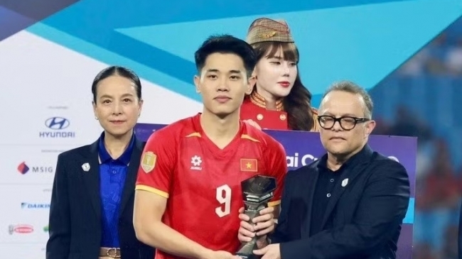 Tiền đạo Đình Bắc có nên xuất ngoại?