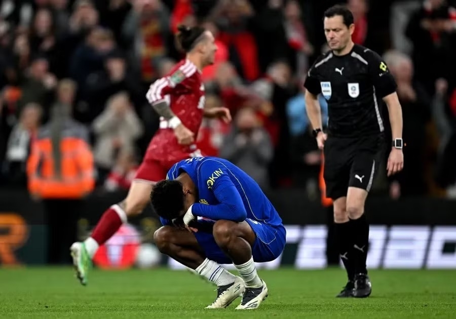 Liverpool lần thứ ba liên tiếp loại Chelsea (áo xanh) ở Cup Liên đoàn Anh. Ảnh: Getty. Liverpool lần thứ ba liên tiếp loại Chelsea (áo xanh) ở Cup Liên đoàn Anh. Ảnh: Getty.