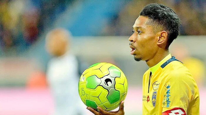 Cựu tuyển thủ U18 Pháp khát khao cống hiến cho tuyển Việt Nam Cựu tuyển thủ U18 Pháp khát khao cống hiến cho tuyển Việt Nam