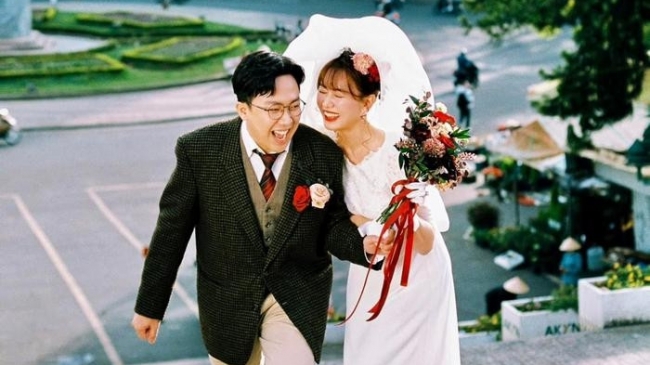 Kỉ niệm 8 năm yêu nhau, Hari Won mong Trấn Thành "biết điều với vợ"