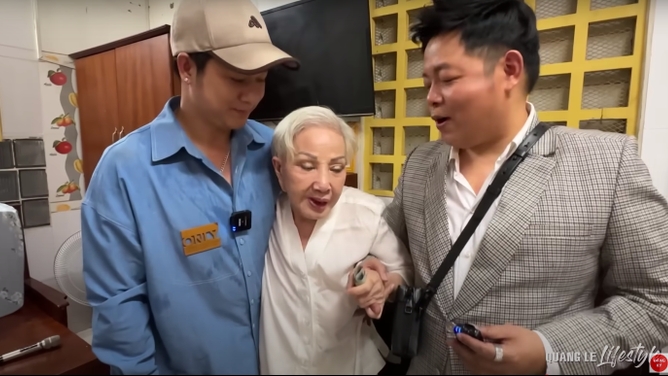 Vướng tranh cãi khi tặng tiền nghệ sĩ Hồng Nga, ca sĩ Quang Lê nói gì?