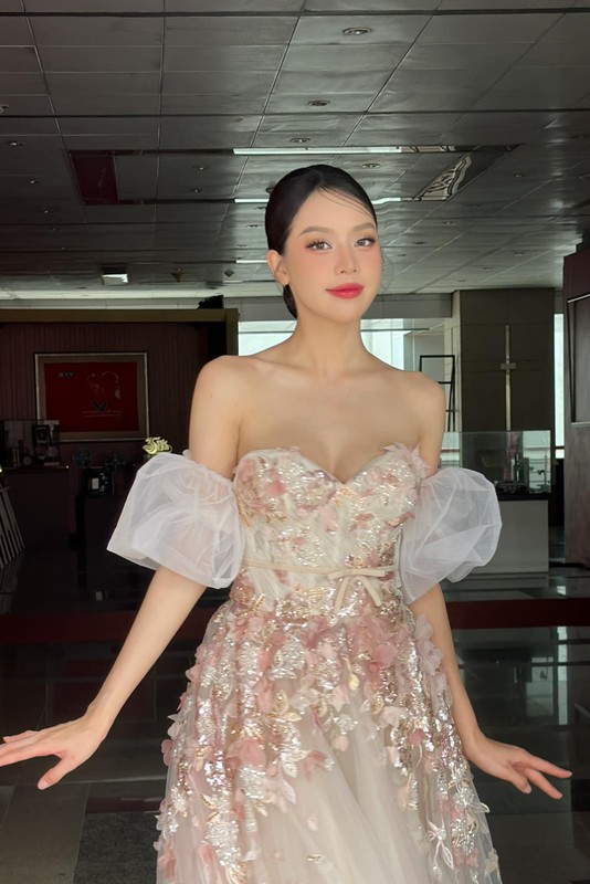 Hoa hậu Thanh Thủy chăm khoe vòng một gợi cảm sau “nâng cấp“ Hoa hậu Thanh Thủy chăm khoe vòng một gợi cảm sau “nâng cấp“