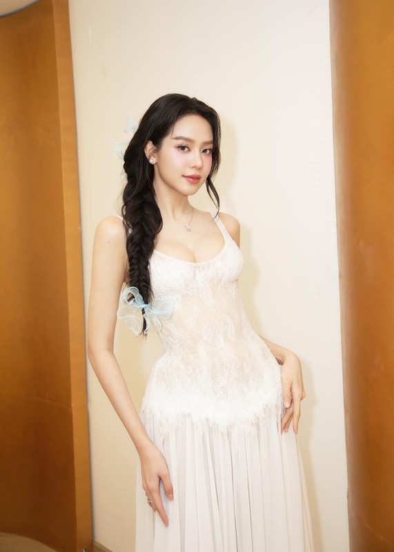 Hoa hậu Thanh Thủy chăm khoe vòng một gợi cảm sau “nâng cấp“ Hoa hậu Thanh Thủy chăm khoe vòng một gợi cảm sau “nâng cấp“