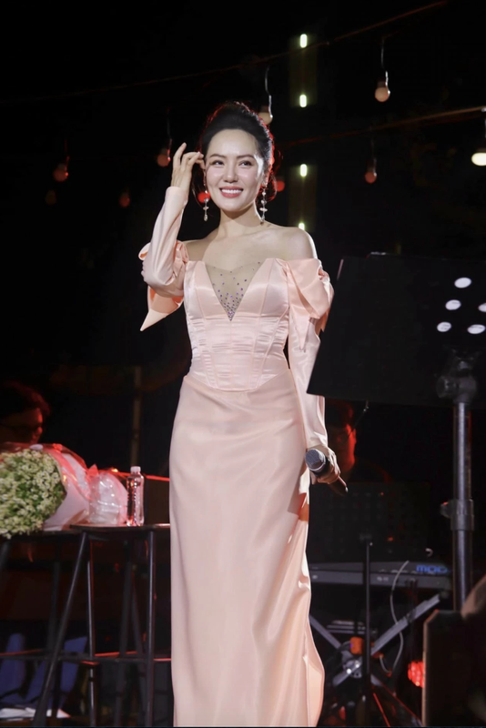 Phương Linh nhan sắc mặn mà, tự tin so sánh với Song Hye Kyo